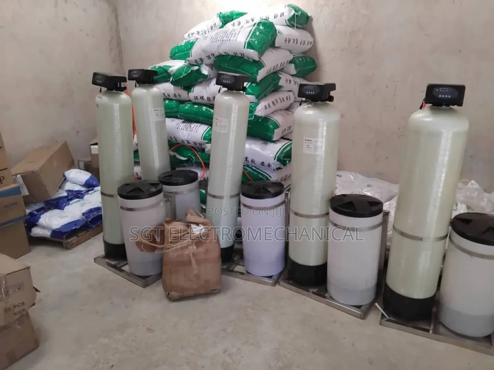 Water Softner With Automatic Flow Controller