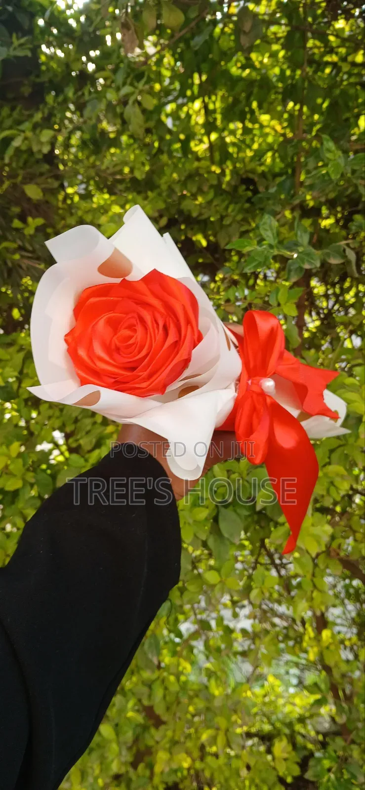 Single Ribbon Rose Bouquet/ ነጠላ የሪባን የአበባ እቅፍ