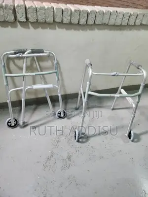 Photo - Medical Walker痛楚foldable Walker腔裏brand New Walker重點brand New Walker