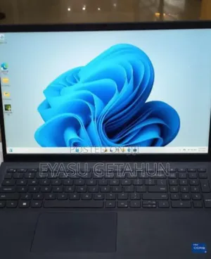 Photo - New Laptop Dell Vostro 3520 16GB Intel Core I5 SSD 512GB