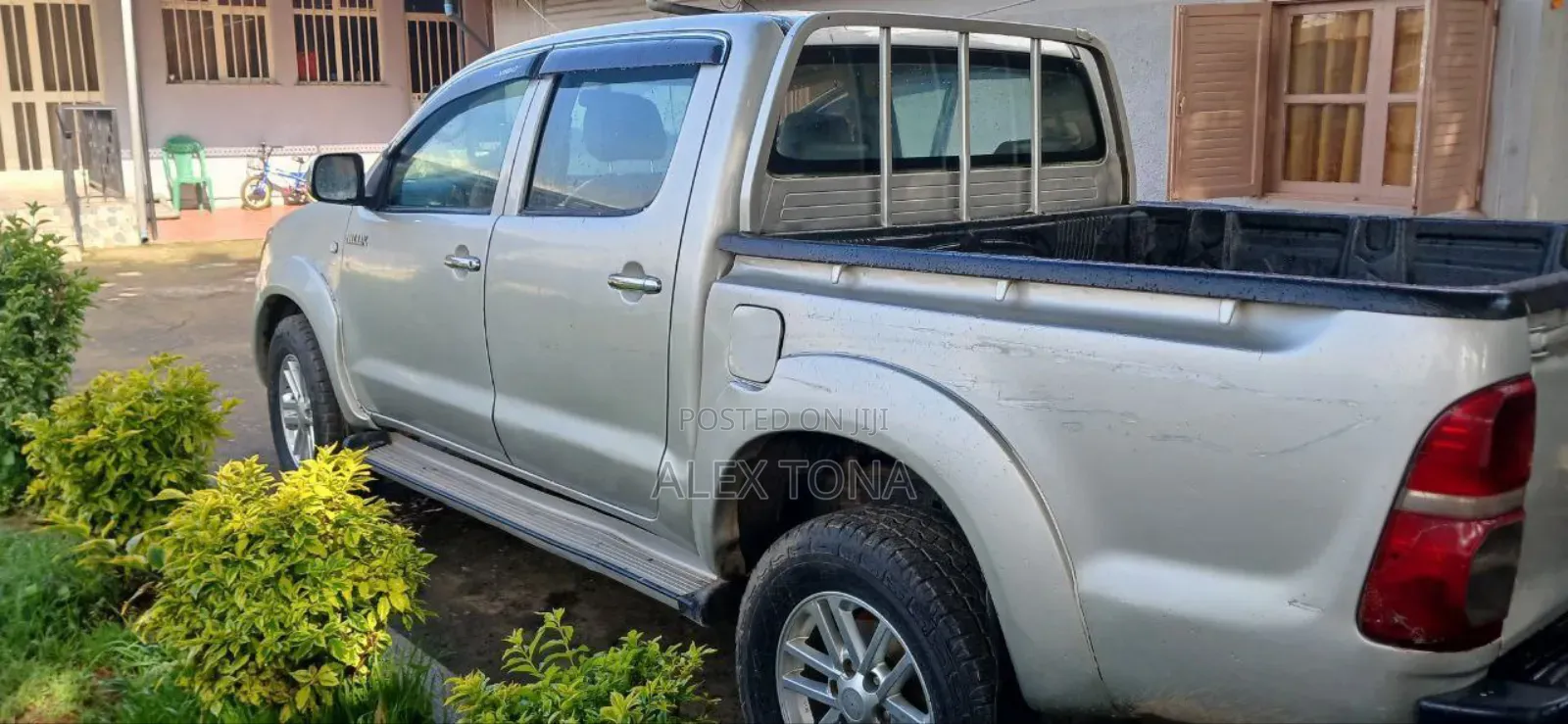 Toyota Hilux 2009 Gold