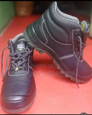 Photo - Jogger Safety Shoes