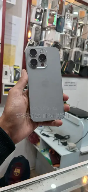 Photo - Apple iPhone 15 Pro 256 GB Silver