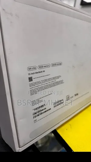 New Laptop Apple MacBook Air 2025 M4 13-Inch 16GB Apple M4 SSD 256GB