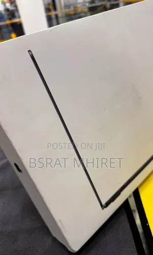 New Laptop Apple MacBook Air 2024 M3 13-Inch 16GB Apple M3 SSD 256GB