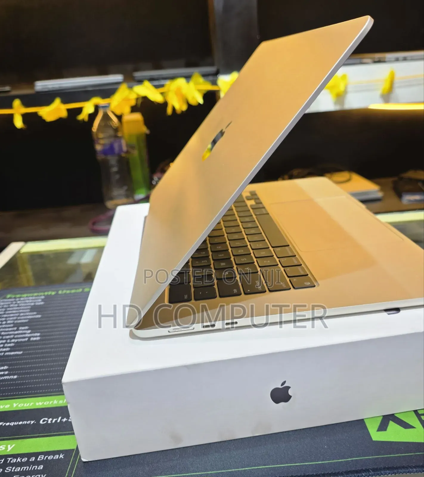 New Apple MacBook Air 2024 M3 15-Inch 8GB Intel Core M3 SSD 256GB