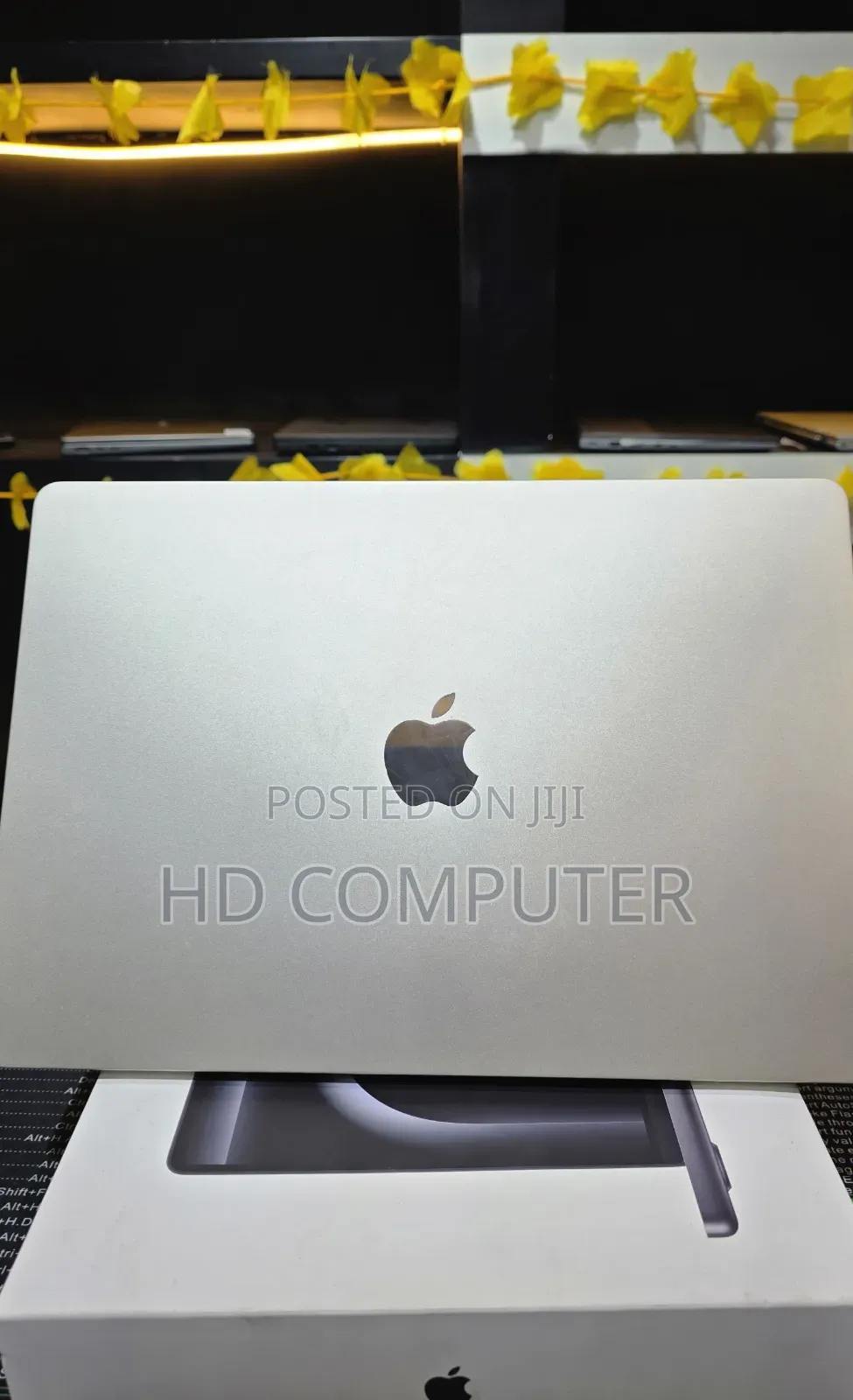 New Apple MacBook Air 2024 M3 15-Inch 8GB Intel Core M3 SSD 256GB