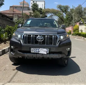 Toyota Land Cruiser Prado 2023 Black