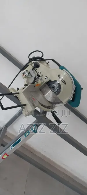 Makita Compound Miter Saw