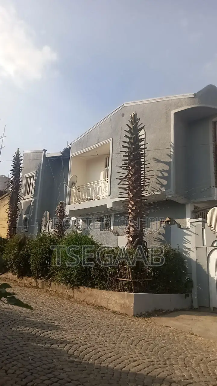 3bdrm Duplex in Kolfe Keranio for sale