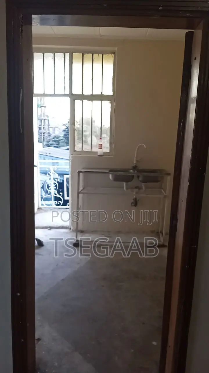 3bdrm Duplex in Kolfe Keranio for sale