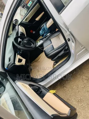 Photo - Toyota Corolla 2014 Silver