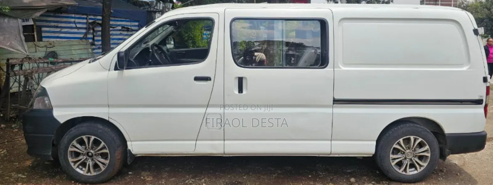 Toyota HiAce 2011 White