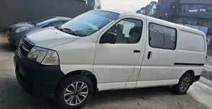 Toyota HiAce 2011 White