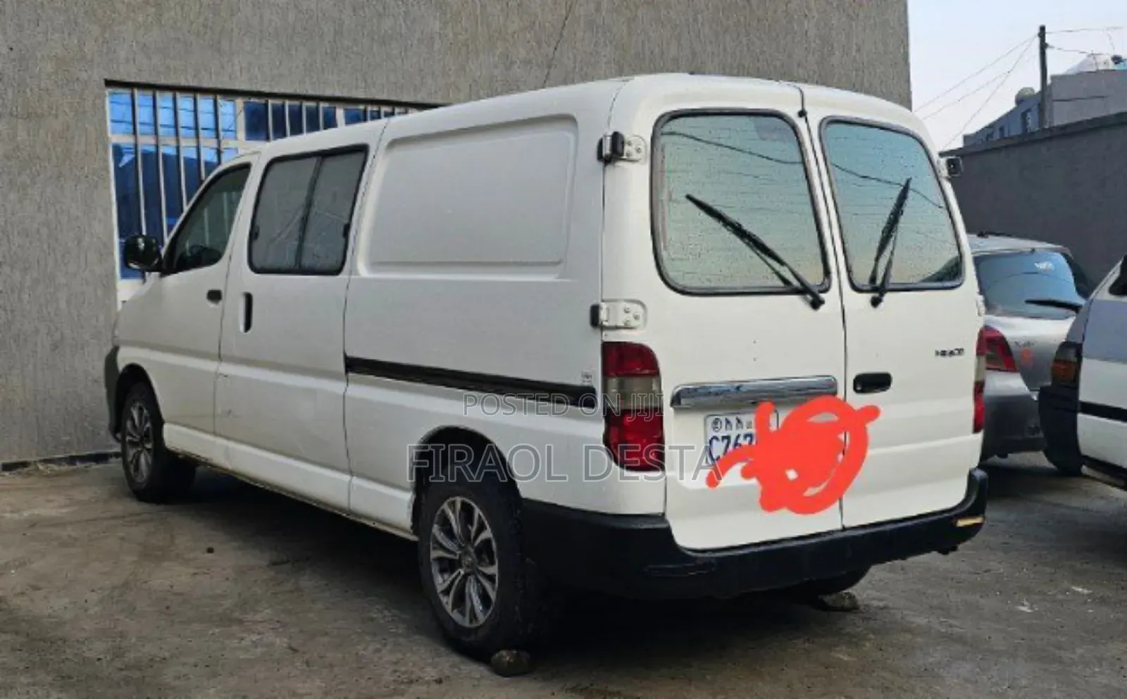 Toyota HiAce 2011 White