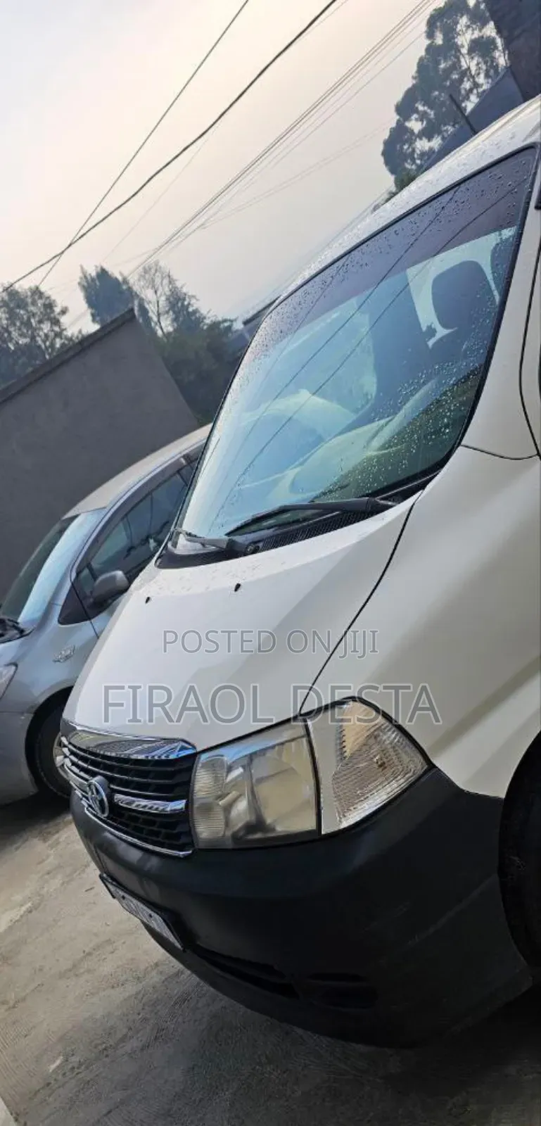 Toyota HiAce 2011 White