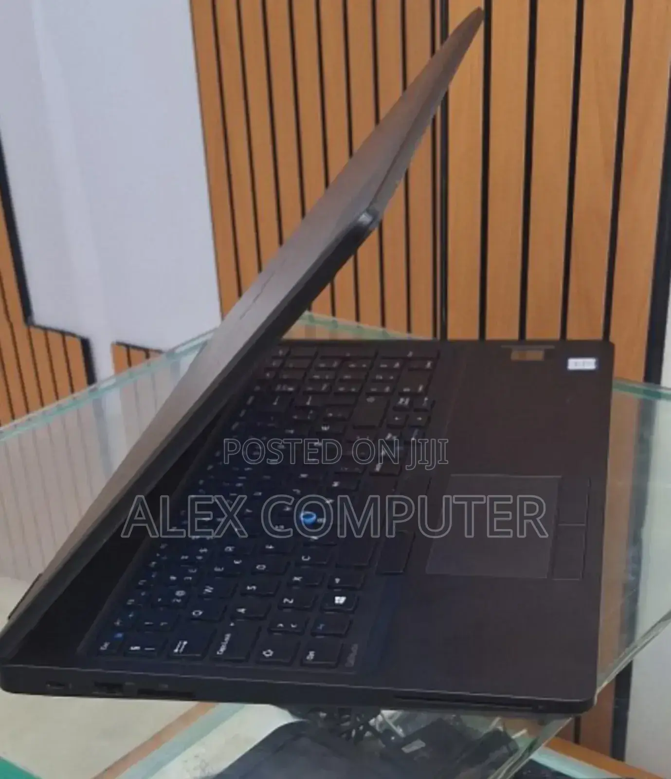 New Laptop Dell Latitude 5580 8GB Intel Core I5 SSD 256GB