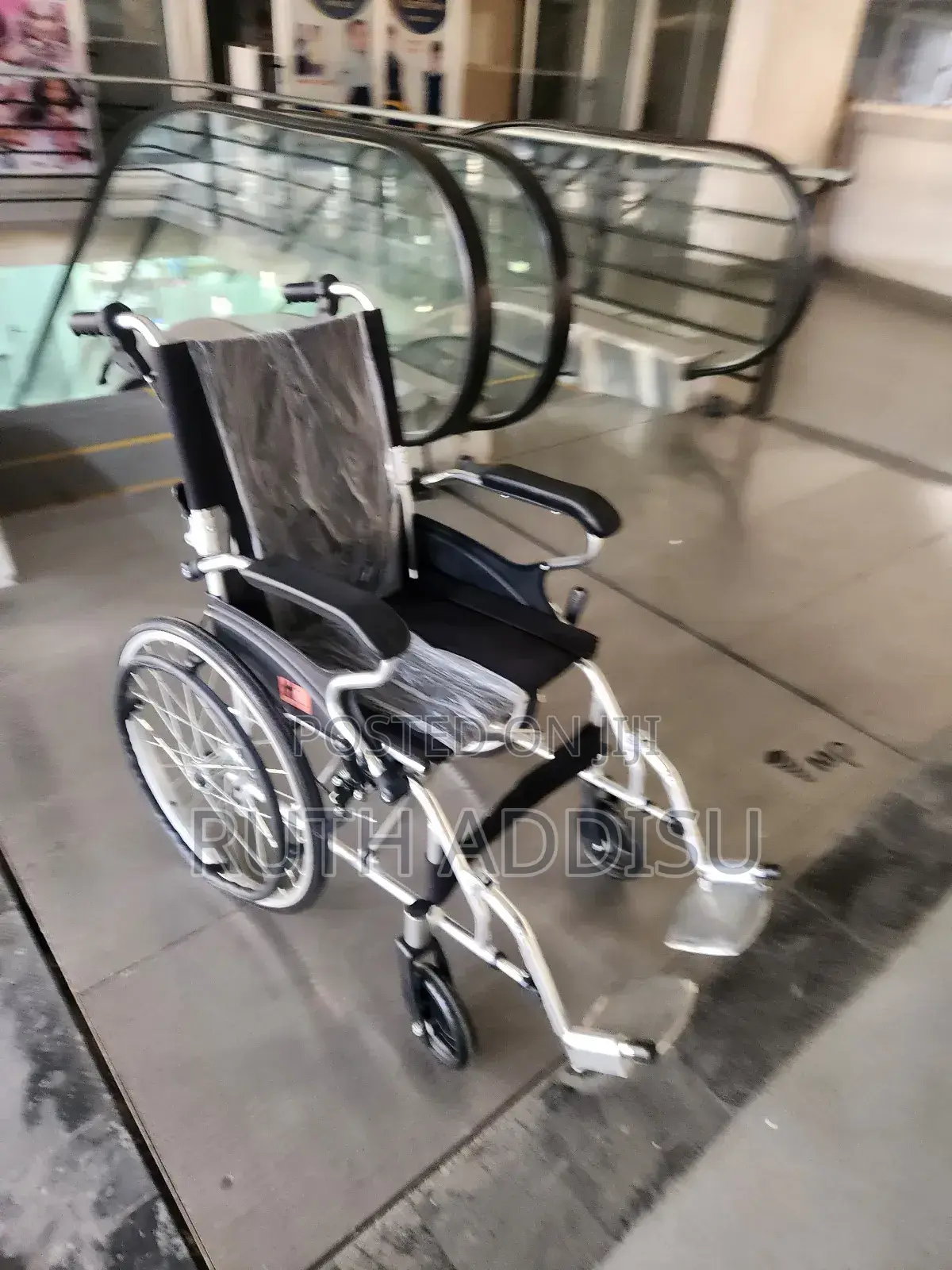 Wheelchair蝨我almunium Wheelchair較少pediatrical Wheelchair延續children New