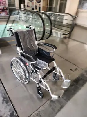 Photo - Wheelchair蝨我almunium Wheelchair較少pediatrical Wheelchair延續children New