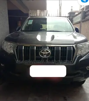 Photo - Toyota Land Cruiser Prado 2019 Maroon