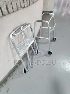Foldable Walker胺脆almunium Walker麵條waking Frame肺炎walker Medical