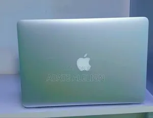 Photo - New Laptop Apple MacBook Pro 2017 8GB Intel Core I5 SSD 128GB