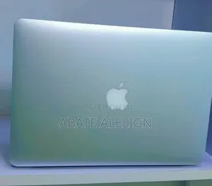 New Laptop Apple MacBook Pro 2017 8GB Intel Core I5 SSD 128GB