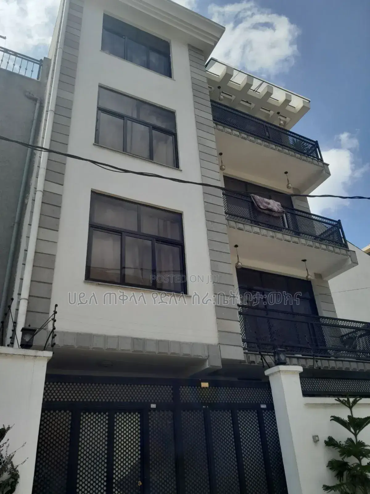 Furnished 7bdrm House in አያት አካባቢ, Yeka for sale