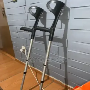 Photo - Axillary Crutches Help Correct and /or Effectively Treat Painful//ክራንች