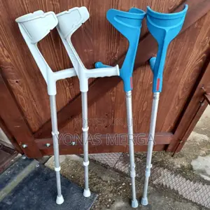 Photo - Elbow Crutches፷𨯔crutches on Your Shoulder呂₷Crutches2邦crutches