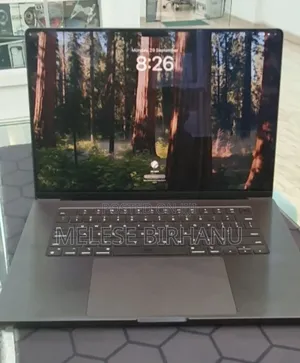 New Laptop Apple MacBook 36GB Apple M4 Max SSD 1T