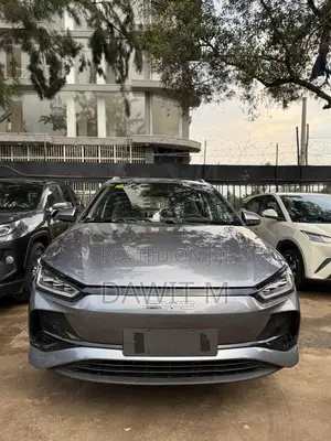 Photo - New BYD E2 43 kWh 94 hp FWD 2025 Gray