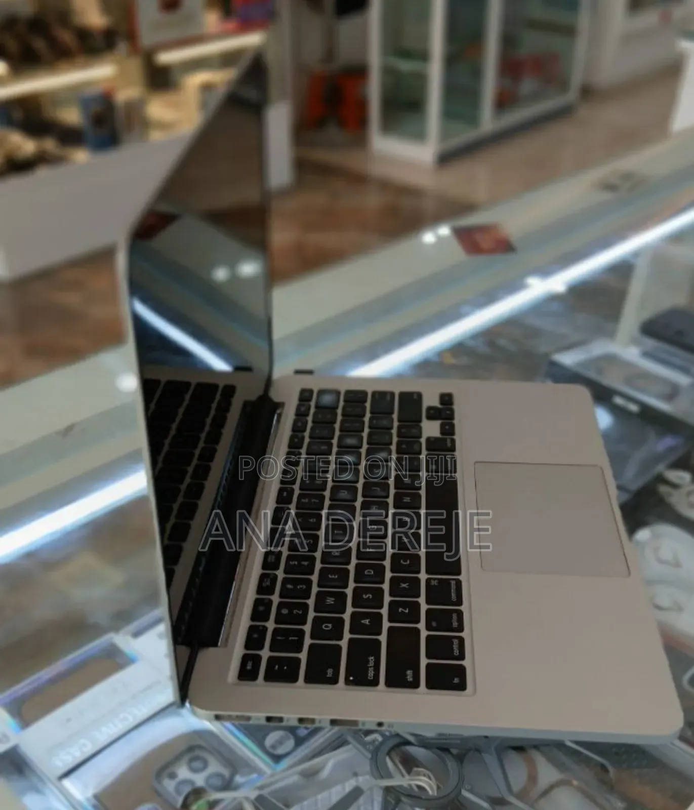 New Laptop Apple MacBook Pro 16GB Intel Core I5 SSD 256GB