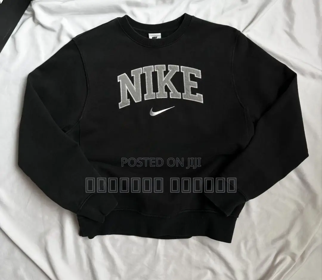 Brand New Black Sweatshirt – Stylish Comfortable Wear