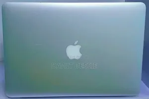 New Laptop Apple MacBook Pro 2017 8GB Intel Core I5 SSD 128GB