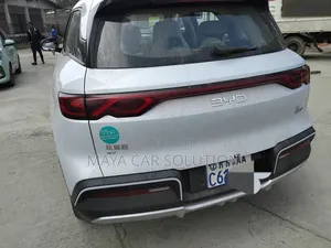 BYD Yuan Up 2024 Off white