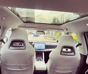 BYD Yuan Up 2024 Off white