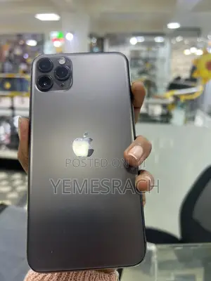 Photo - Apple iPhone 11 Pro Max 256 GB Black