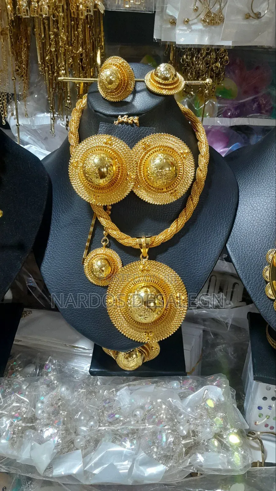 የአንገት ጌጥ Jewellery