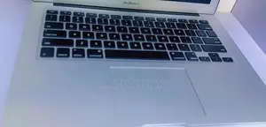 New Laptop Apple MacBook Pro 2017 8GB Intel Core I5 SSD 128GB