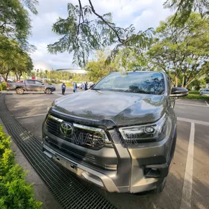 Photo - Toyota Hilux Revo Double Cab Deisel 2.8 RWD 2021 Gray