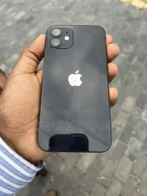 Photo - New Apple iPhone 12 64 GB Black