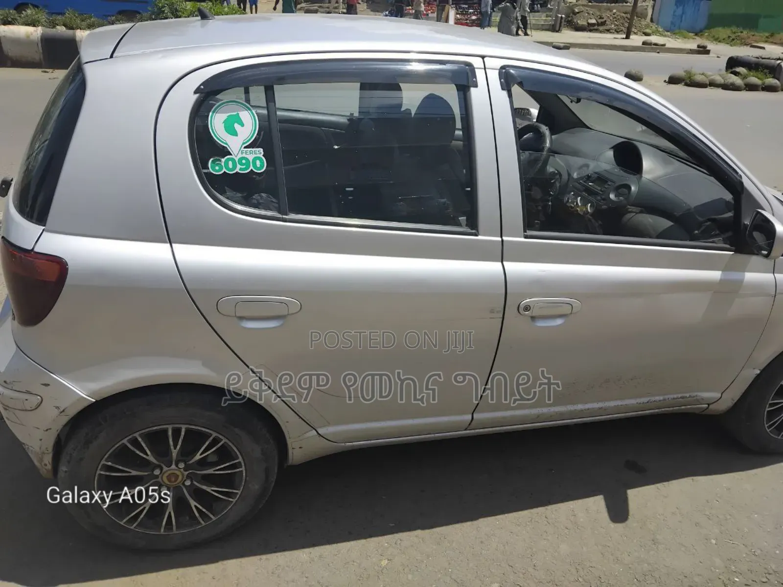 Toyota Vitz 2004 Silver