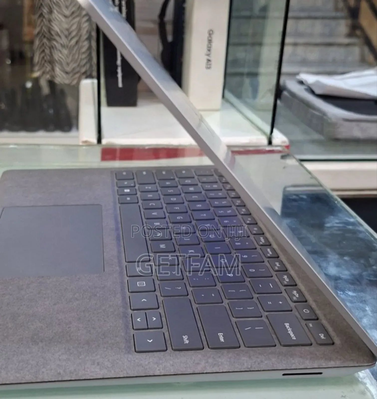 New Laptop Microsoft Surface 16GB Intel Core I7 SSD 512GB