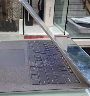 New Laptop Microsoft Surface 16GB Intel Core I7 SSD 512GB