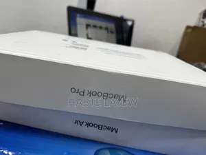 Photo - New Laptop Apple MacBook Air 2023 M2 16GB Apple M2 SSD 1T