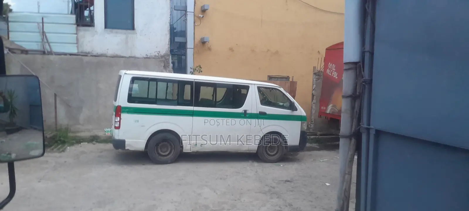 Toyota HiAce 2007 White
