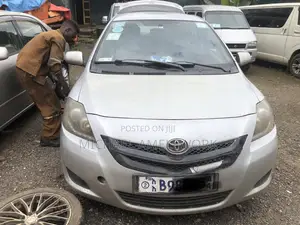 Photo - Toyota Yaris 2007 Silver