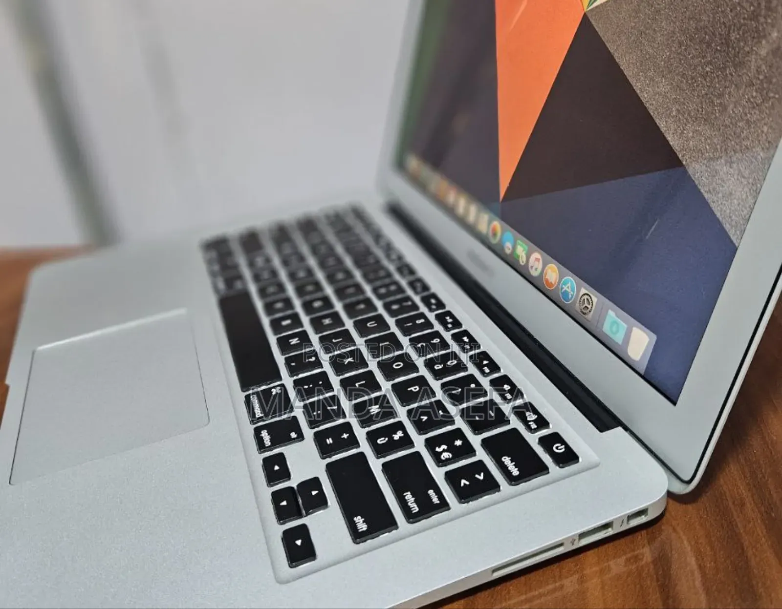 New Laptop Apple MacBook Air 2015 8GB Intel Core I5 SSD 256GB