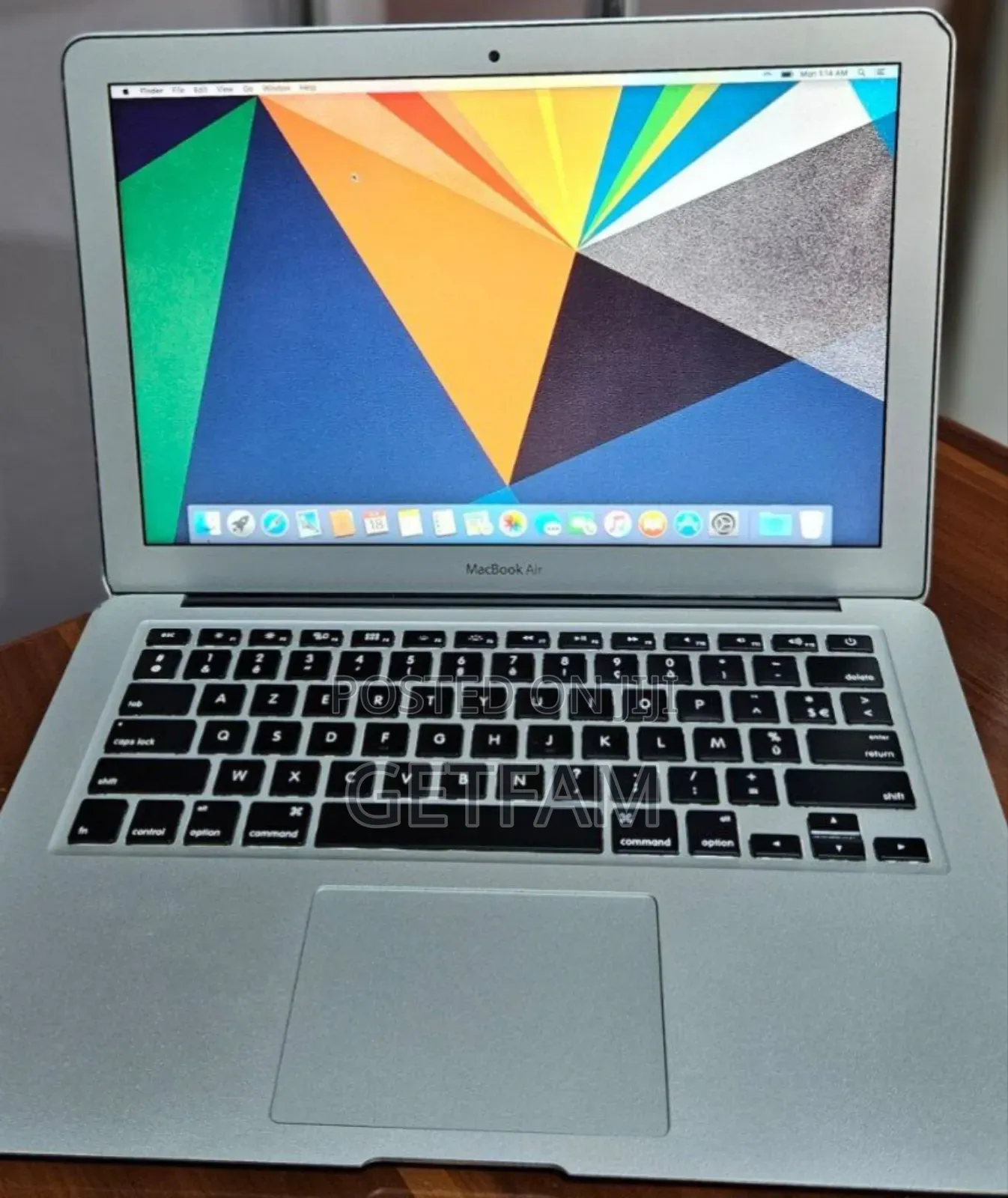 New Laptop Apple MacBook 2015 8GB Intel Core I5 SSD 256GB